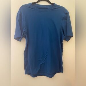 Men’s Lululemon workout T-Shirt Reflective Size Large Blue